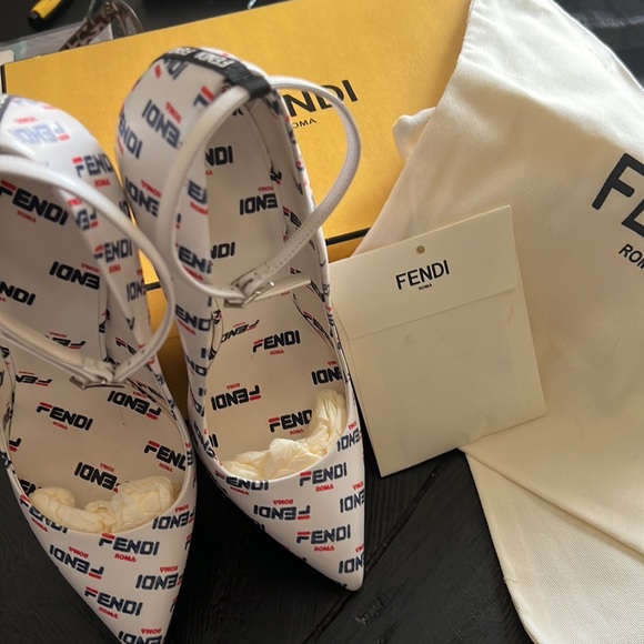 FENDI ROMA PUMPS - Picture 6 of 8